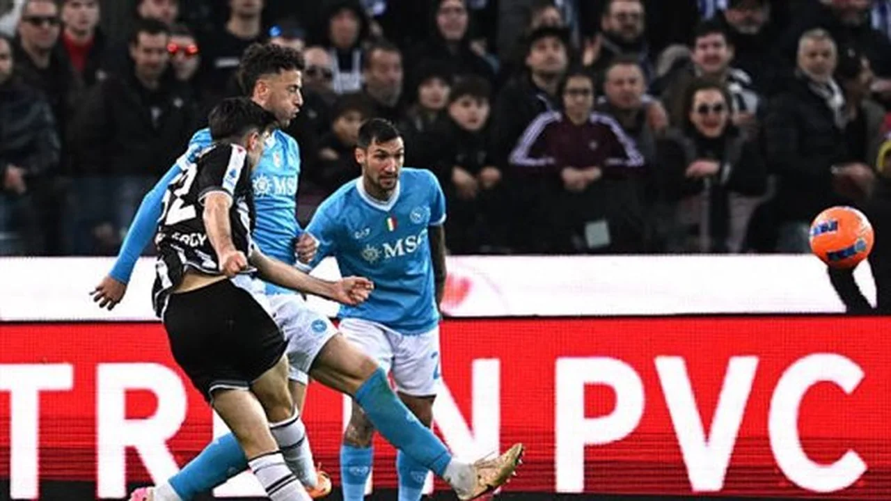 نابولي يخسر أمام أودينيزي ويفقد فرصة تتصدر جدول الدوري الإيطالي